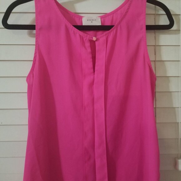 Everly Hot Pink Sleeveless Blouse Top With Button Detail Small 100% Polyester Wo - Picture 2 of 5